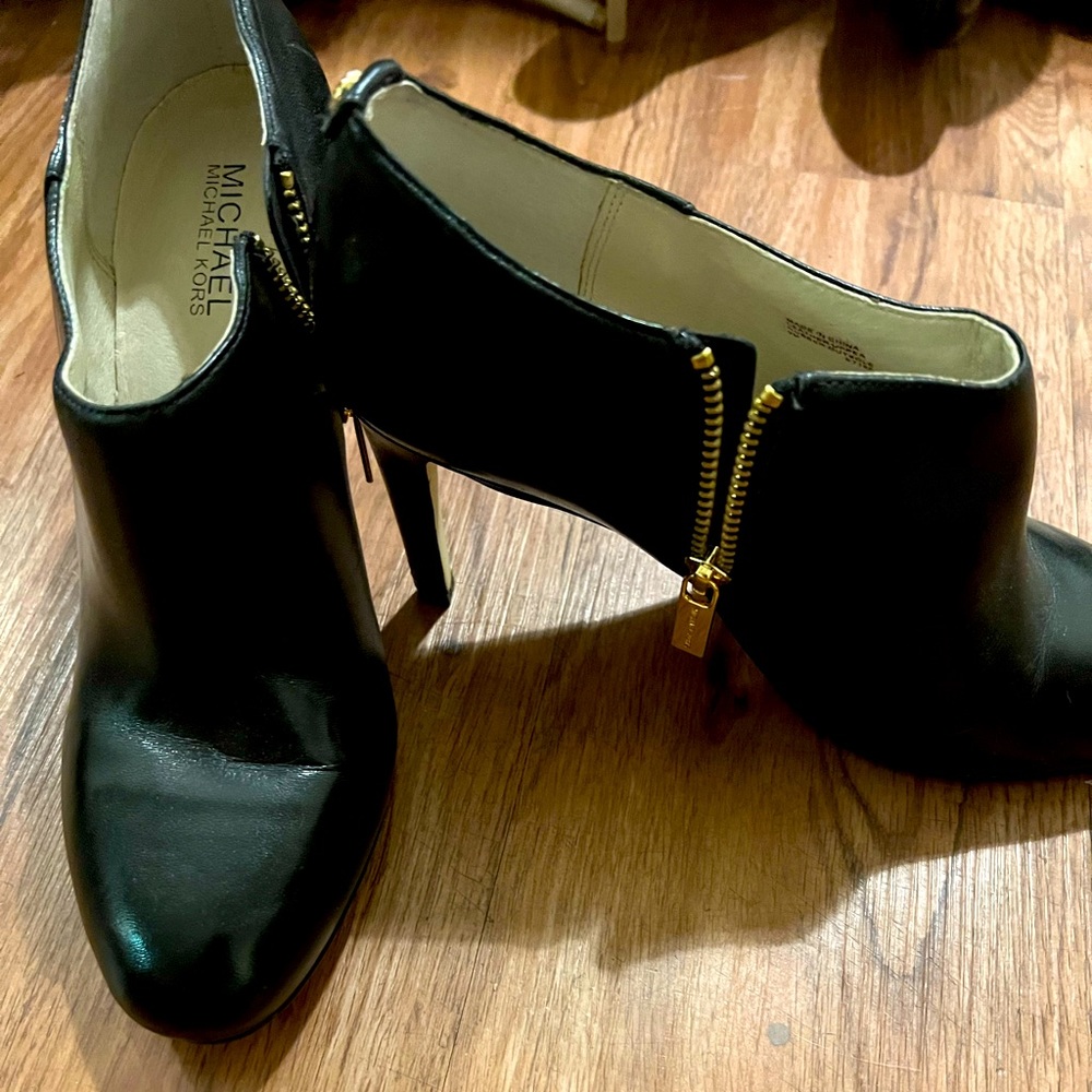 MK booties